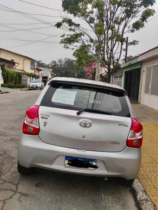 TOYOTA ETIOS 1.3 XS 16V FLEX 4P MANUAL TOYOTA ETIOS 1.3 XS 16V FLEX 4P MANUAL